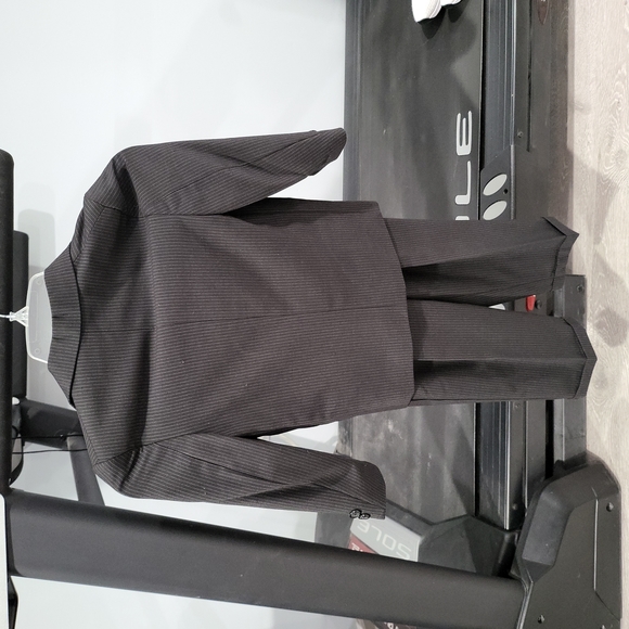 Suit Set for Kids 5-7 yrs old. - Picture 2 of 3